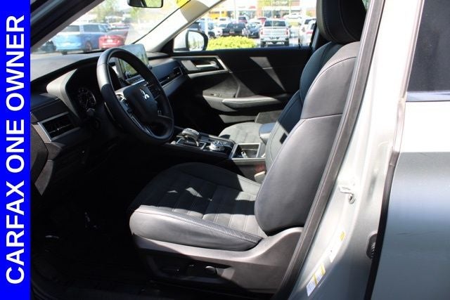 2023 Mitsubishi Outlander SE