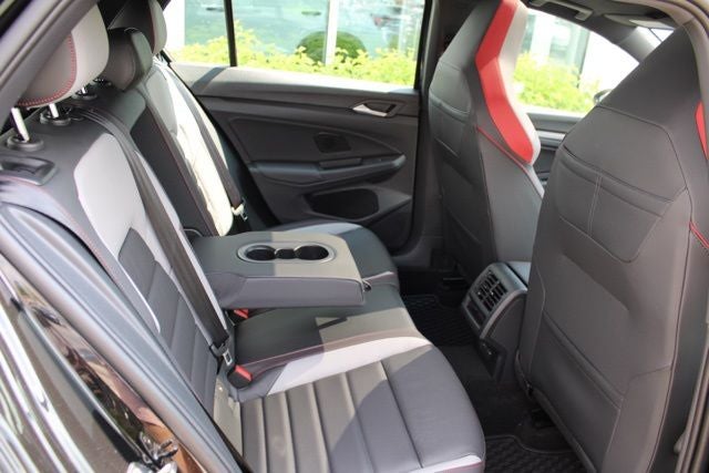 2025 Volkswagen Golf GTI 2.0T SE