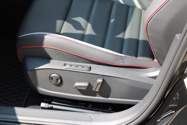 2025 Volkswagen Golf GTI 2.0T SE